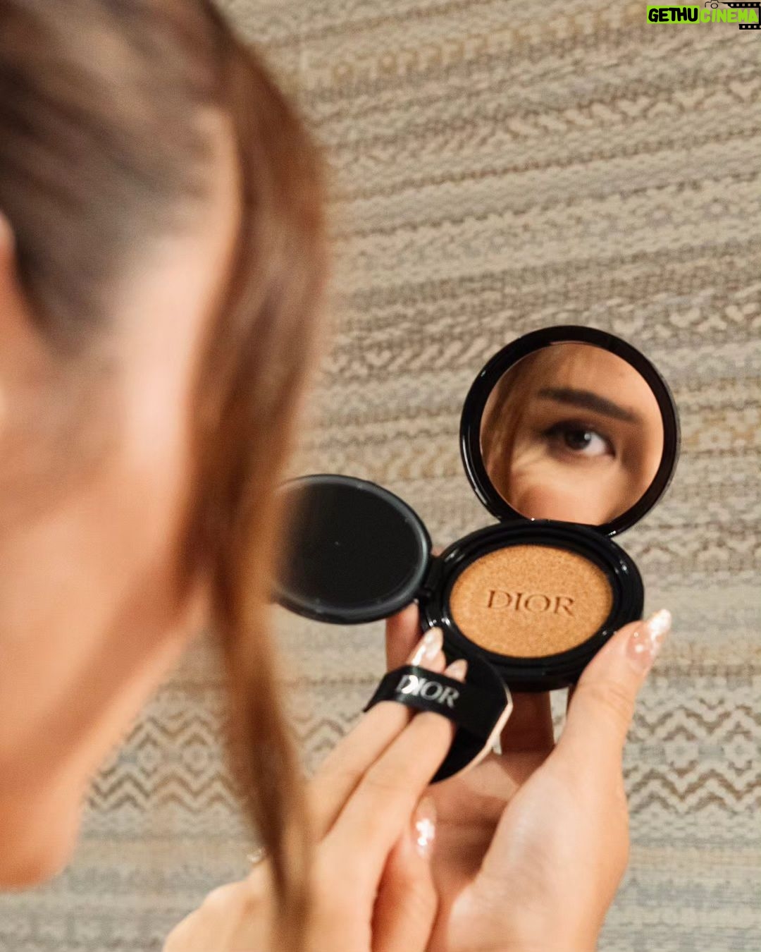 Catriona Gray Instagram - Best face forward with @diorbeauty forever matte cushion. Been using this for weeks now - love that it's compact, has great buildable coverage and wears great in our humid climate. It also comes in a very chic embroidered cannage case, which I love.✨ #DiorForever