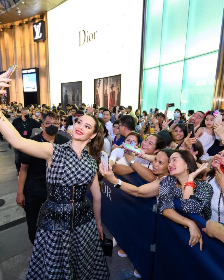 Catriona Gray Instagram - Okay, so share ko lang. Super pinch me moment yung trip na to for @diorbeauty cause it was my first time to perform internationally for an international brand and audience. 🥺 I can't even begin to share how nervous, anxious and kilig I was beforehand...but in the performance, I just poured out my heart and groved along. Thank you so much @diorbeauty for this opportunity, one I'll never, ever forget. 🥺💞 ...a true #DreamInDior.