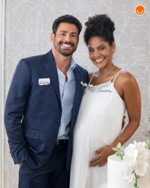 Cauã Reymond Instagram - #TERRAEPAIXÃO 📺 A reta final da sua novela das 9 promete grandes emoções: Aline e Caio finalmente vão se casar! 💒💍 Depois de muitas adversidades, o dois vão celebrar o amor que sentem um pelo outro em uma cerimônia linda e terão o “felizes para sempre” que tanto merecem. Prepara o lencinho e vem conferir as fotos exclusivas desse momento tão especial do casal Caline! 🤧 

[📸: Globo / Léo Rosario]