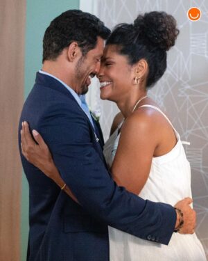 Cauã Reymond Instagram - #TERRAEPAIXÃO 📺 A reta final da sua novela das 9 promete grandes emoções: Aline e Caio finalmente vão se casar! 💒💍 Depois de muitas adversidades, o dois vão celebrar o amor que sentem um pelo outro em uma cerimônia linda e terão o “felizes para sempre” que tanto merecem. Prepara o lencinho e vem conferir as fotos exclusivas desse momento tão especial do casal Caline! 🤧 

[📸: Globo / Léo Rosario]
