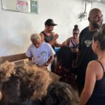 Cauã Reymond Instagram – Fazia tempo que queria estar aqui presencialmente, vendo de perto o lindo trabalho do @institutolegado10 na Cidade de Deus, dos meus parceiros @avalancheeemma @cesariofigueiredo. O espaço fica na área do AP e tem como objetivo construir um legado para as crianças através da cultura, educação e do esporte, três pilares que também foram muito importantes na minha trajetória.
Obrigado por hoje, Cesario. Sua dedicação a este projeto me emociona. Conte sempre comigo!
Queria agradecer tb por cada abraço e cada sorriso que recebi.
Vale a pena conhecer mais sobre o Instituto e espalhar essa corrente. Vou deixar aqui o perfil novamente – @institutolegado10
Feliz Natal!