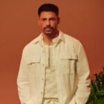Cauã Reymond Instagram – Tem coisa melhor do que surpreender com o presente perfeito? 

A nova campanha que fiz com a @aramisoficial, “O Presente Desperta”, coloca o ato de homenagear as pessoas que amamos como protagonistas e te convida a se inspirar pela emoção da época.

Abra mais essa novidade no link da bio deles.