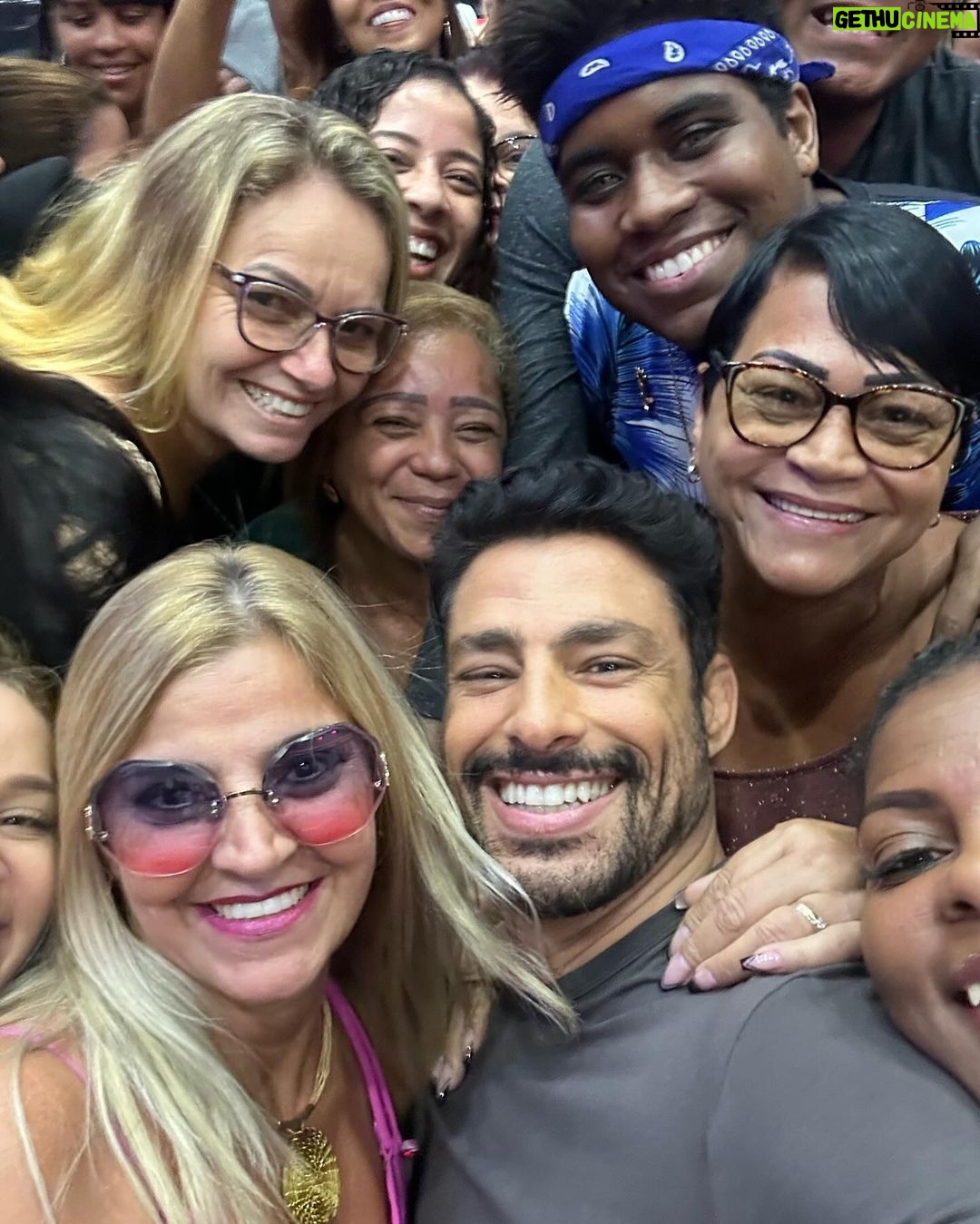 Cauã Reymond Instagram - Eu adoro uma bagunça, então já dá pra imaginar o quanto me diverti no “TV Teca” do @caldeiraocommion. Obrigado pelo convite e risadas, @marcosmion. Amanhã, na @tvglobo, não pode perder que tá bom demais.