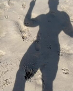 Cauã Reymond Instagram - Ar, terra ou mar... Onde você mais gosta de estar?