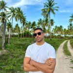 Cauã Reymond Instagram - No paraíso 🌴🤍 Entre uma cena e outra do material incrível que estamos produzindo. São Miguel dos Milagres - Alagoas