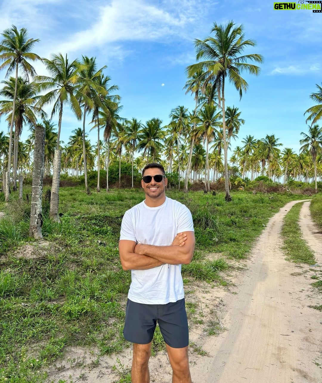 Cauã Reymond Instagram - No paraíso 🌴🤍 Entre uma cena e outra do material incrível que estamos produzindo. São Miguel dos Milagres - Alagoas