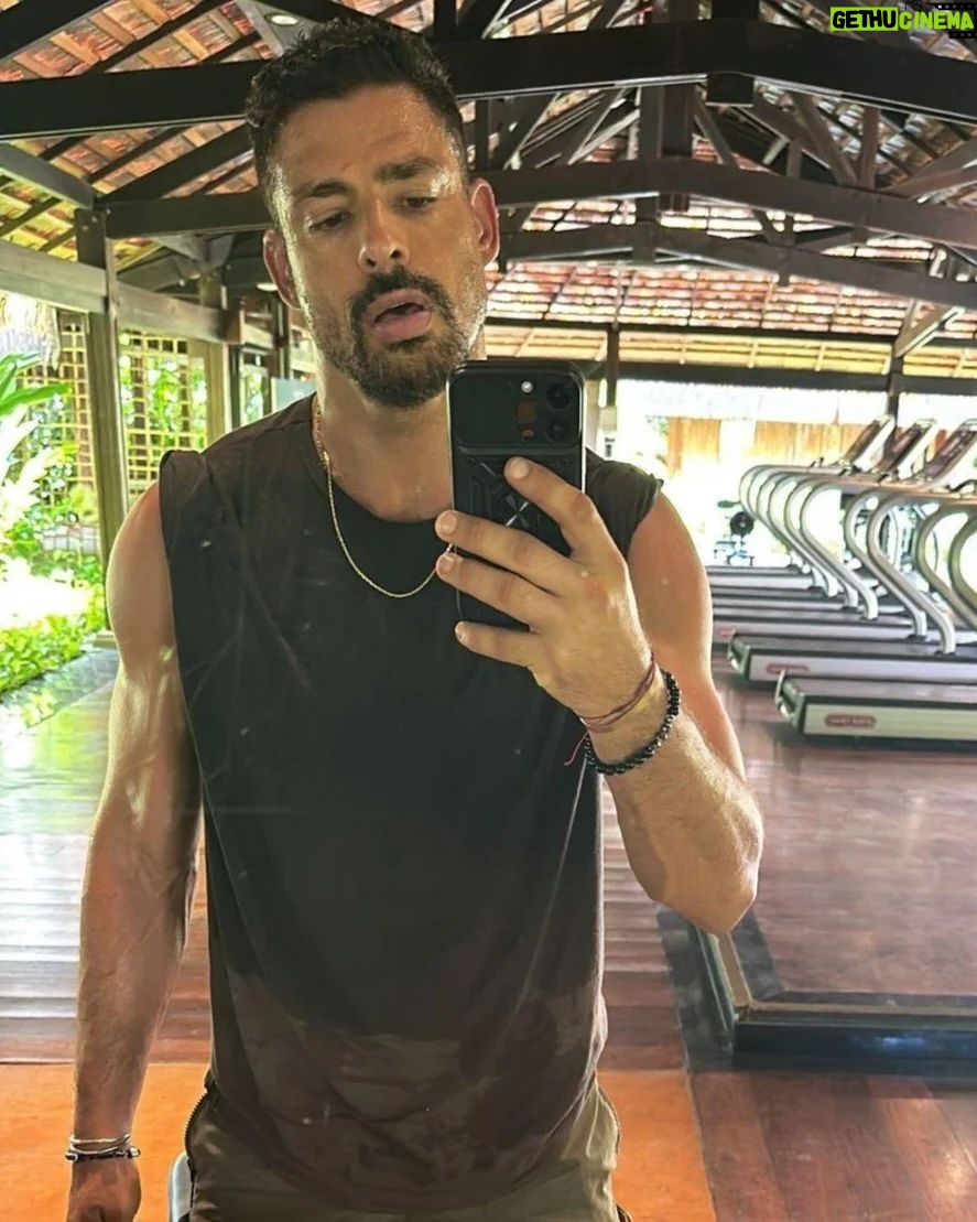 Cauã Reymond Instagram - Como tá indo essa semana pré-carnaval de vocês? Aqui no foco 😉