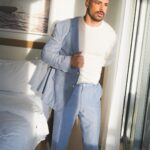 Cauã Reymond Instagram – 🩵⚡️

Styling @pedrosales_1 
Look @boss @aramisoficial @ysl @off____white 
Fotos @michellecadari