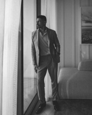 Cauã Reymond Instagram - 🤎

Styling @pedrosales_1 
Look @boss @zegnaofficial @prada 
Fotos @michellecadari