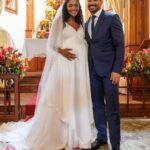 Cauã Reymond Instagram – #TERRAEPAIXÃO 📺 A reta final da sua novela das 9 promete grandes emoções: Aline e Caio finalmente vão se casar! 💒💍 Depois de muitas adversidades, o dois vão celebrar o amor que sentem um pelo outro em uma cerimônia linda e terão o “felizes para sempre” que tanto merecem. Prepara o lencinho e vem conferir as fotos exclusivas desse momento tão especial do casal Caline! 🤧 

[📸: Globo / Léo Rosario]