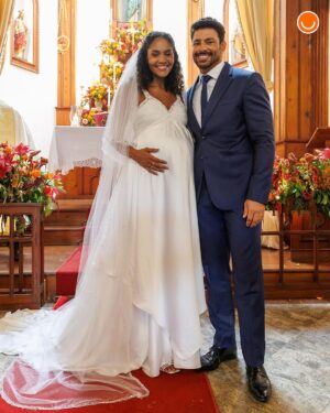 Cauã Reymond Instagram - #TERRAEPAIXÃO 📺 A reta final da sua novela das 9 promete grandes emoções: Aline e Caio finalmente vão se casar! 💒💍 Depois de muitas adversidades, o dois vão celebrar o amor que sentem um pelo outro em uma cerimônia linda e terão o “felizes para sempre” que tanto merecem. Prepara o lencinho e vem conferir as fotos exclusivas desse momento tão especial do casal Caline! 🤧 

[📸: Globo / Léo Rosario]