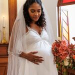 Cauã Reymond Instagram – #TERRAEPAIXÃO 📺 A reta final da sua novela das 9 promete grandes emoções: Aline e Caio finalmente vão se casar! 💒💍 Depois de muitas adversidades, o dois vão celebrar o amor que sentem um pelo outro em uma cerimônia linda e terão o “felizes para sempre” que tanto merecem. Prepara o lencinho e vem conferir as fotos exclusivas desse momento tão especial do casal Caline! 🤧 

[📸: Globo / Léo Rosario]