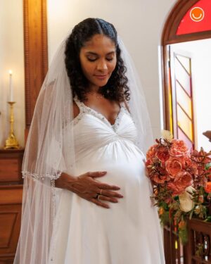 Cauã Reymond Instagram - #TERRAEPAIXÃO 📺 A reta final da sua novela das 9 promete grandes emoções: Aline e Caio finalmente vão se casar! 💒💍 Depois de muitas adversidades, o dois vão celebrar o amor que sentem um pelo outro em uma cerimônia linda e terão o “felizes para sempre” que tanto merecem. Prepara o lencinho e vem conferir as fotos exclusivas desse momento tão especial do casal Caline! 🤧 

[📸: Globo / Léo Rosario]