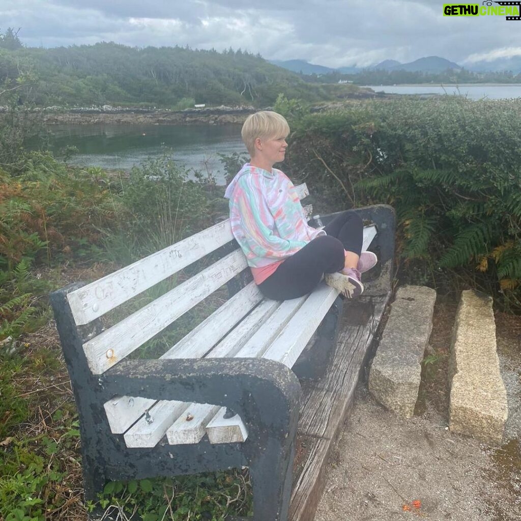 Cecelia Ahern Instagram - I’d had some thoughts about a story for some time, I came away on holiday with my family to my spirit home and grabbed an hour to myself to write it. I sat on this bench with a pen and pad and wrote “The Woman Who Slowly Disappeared” which became the first story in a short story collection named ROAR. ROAR is now a TV series in production for Apple TV+ starring @nicolekidman @cynthiaerivo @alisonbrie #MerritWeaver created by #LizFlahive & #CarlyMensch produced by the phenomenal @brunapapandrea @madeupstories @blossomfilms #TheresaPark @endeavor I’m always asked about writing, for tips, for guidance, for all the secrets. But really all you need is a good idea, oodles of passion, to be in the zone. A pen and a pad. And this bench. When you create a moment for yourself you have no idea about all the moments to come because of it. 💫