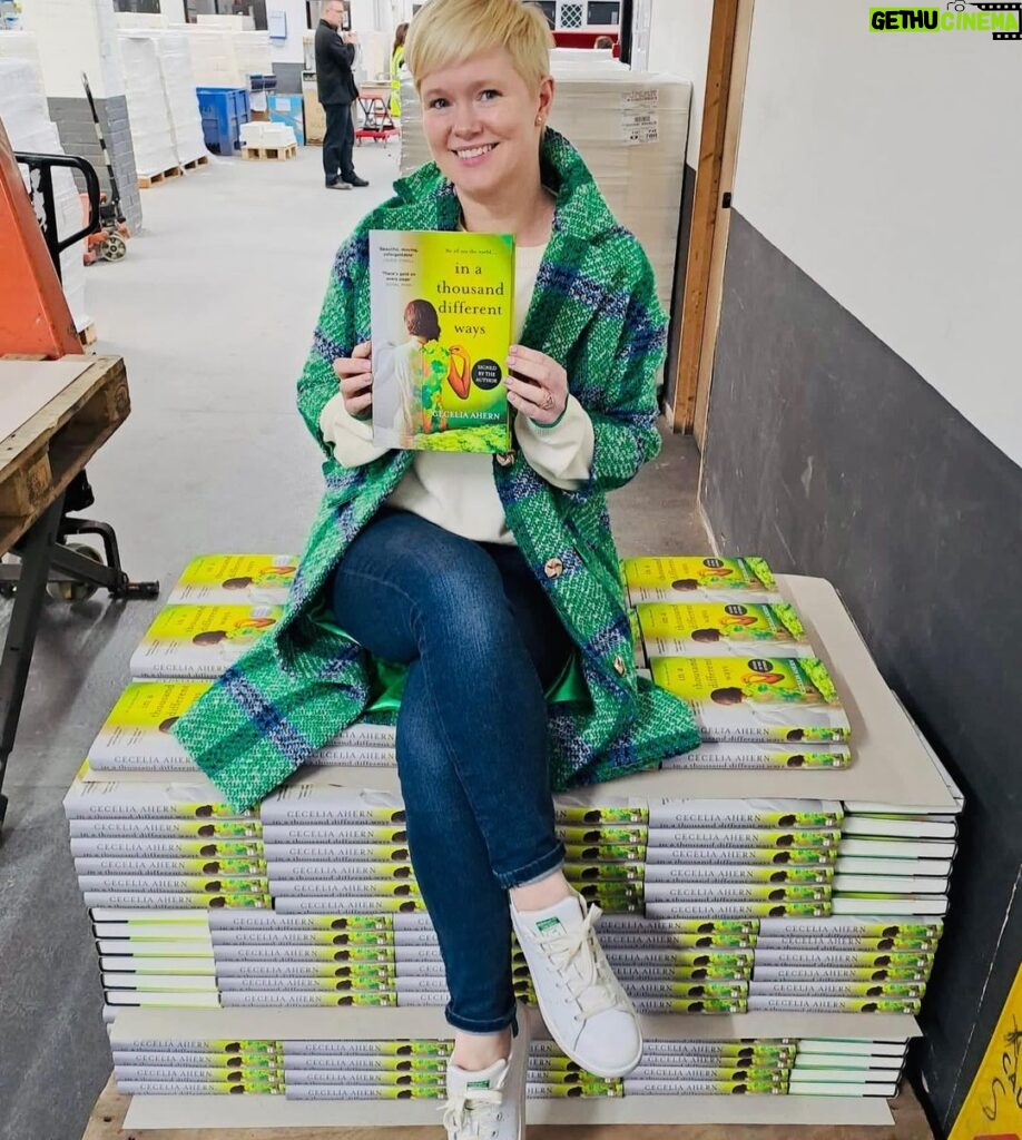 Cecelia Ahern Instagram - Don’t tell me I don’t bring you high quality content. Visited CPI Books today to see ‘In A Thousand Different Ways’ hot off the press. Then I climbed on them. Rolled around on them. And signed them. Out April 13th. 😊💚