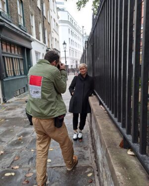 Cecelia Ahern Instagram - Playing in London Town for my new novel out in April…🖤