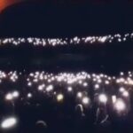 Cecilia Milone Instagram - En #BuenosAires nos sorprendieron con las linternas durante la obertura del segundo acto… En #MarDelPlata fueron por más… ¡Improvisaron un karaoke a viva voz! ¿¿¿@pepecibrianc, @angelmahlerok, entienden esto??? ¡MILAGRO! AMOR, EN ESTADO PURO. Están jodidos, eh…😉 ¿Quién los puede separar? NI USTEDES. 😜❤️