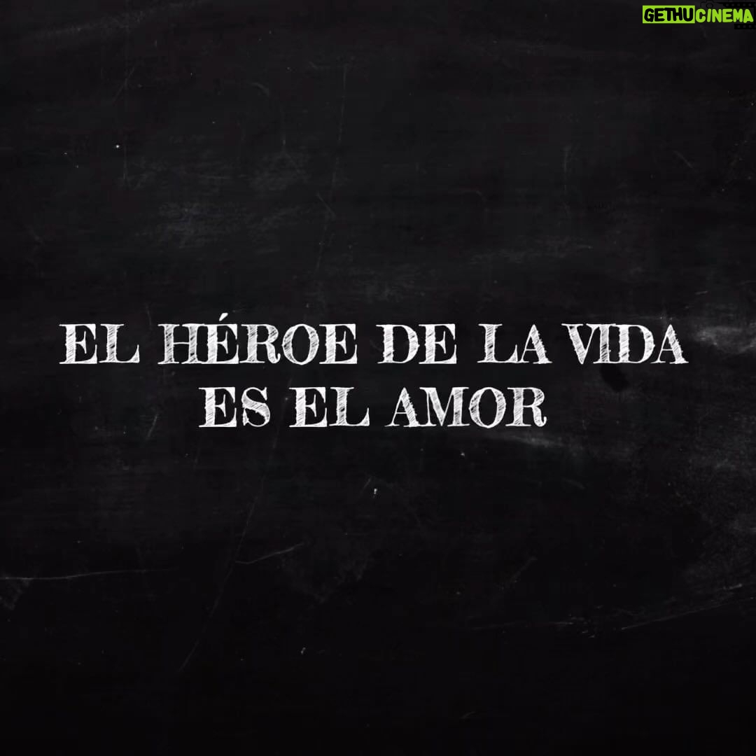 Cecilia Milone Instagram - EL HÉROE DE LA VIDA ES EL AMOR Me dejo caer al vacío, cuando me sueltan… No me enfrento. No me escapo. No me voy. Me caigo, desde el cielo perfecto del amor, al mas árido suelo de la muerte. Pero, a veces, el amor que te dejó caer, ¡vuelve a buscarte! Y, como Superman, gira desesperadamente al mundo entero. Y te revive. Te nace, para siempre… ¡Para siempre! Porque el amor no conoce la muerte. Y después de la vida y de la muerte… lo único que nos queda es el amor. (La música es la que ilustra la escena de #Superman con #Louise volando en la #Película #1978). La compuso @johnwilliams.music, que hoy: 8 de febrero, cumple 92 años. ¡Bendito seas, MAESTRO! Feliz repetición de nacimiento… GRACIAS. 🎶❤️