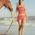 Cecilia Milone Instagram - #UnCaballo #UnMar #UnaMiloneEnMarDelPlata ❤️🌊 #Año2005