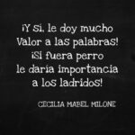 Cecilia Milone Instagram - ¡Y no agrego número de documento y fecha de nacimiento, porque me pareció una exageración! Dedicado a @danymanas, mi amigo de más palabras que, comidas… ¡Y mirá que ha cenado toda la colonia artística y hasta el “eau de parfum”… en esas casas tuyas. Te extraño. Lo dejo por escrito frente al mundo, y FRENTEEEE A DIOOOOS. 🎶🎹
