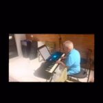 Cecilia Milone Instagram – JUAN ALBERTO PUGLIANO, así, con mayúsculas… fue mi primer director musical hace 25 años… cuando arranqué como solista. Ayer vino para ensayar, porque se suma a @mastertangoshow 
Pero después de la cena… justo antes del temporal, surgió “lo tropical” y volvimos a hacer temas que yo no hacía con él hace mucho… no sé… más de 15 años… y ahí estábamos, como si el tiempo no hubiera pasado… Conmovidos con @rubencalegari y @pablo.gimenez.musica 
“PUGLIANO CONTRAACA”. 
¡Te queremos tanto, Juan!
#BenditaNoche
#BenditaUnión
#BenditoEncuentro
#Música
#Amigos