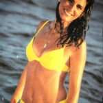 Cecilia Milone Instagram – Una de mis fotos favoritas en #MarDelPlata #DesempolvandoRecuerdos 📷🌊