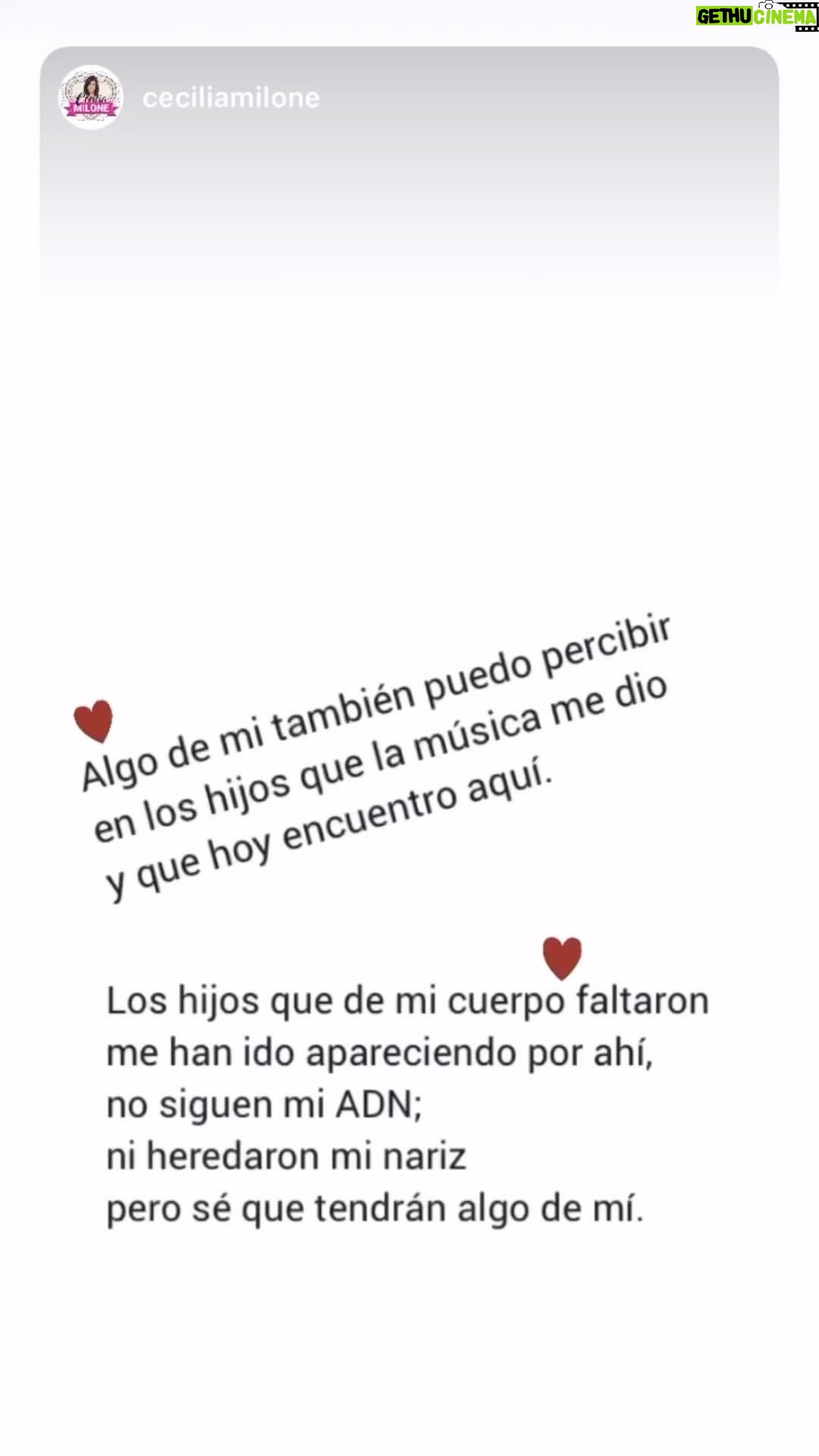 Cecilia Milone Instagram - Bendita profesión que nos continúa la vida… ❤️