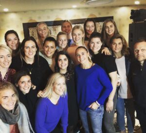 Cecilie Steinmann Neess Instagram - Da var det offisielt! Jeg blir med til VM som Thorir sitt wildcard🙋🏻‍♀️🤾🏻‍♀️⭐️ #squadgoals #sukCess
