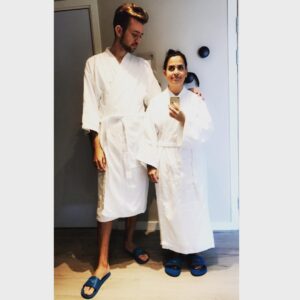 Cecilie Steinmann Neess Instagram - Vi var begge enig om at det var kult med spa. #onesizefitsall #sukCess @benjamingiortz