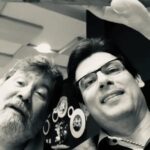 Celso Portiolli Instagram - Hoje dizemos um adeus cheio de saudade ao nosso querido Magrão, o Roberto Manzoni. Diretor de tantos programas que amamos no SBT, ele sabia como ninguém dar vida a um programa de auditório. Seu trabalho tocou tantas vidas, e sua ausência será sentida em nossos corações. Nossos pensamentos estão com a família e amigos do nosso grande diretor Magrão neste momento difícil. Vamos sempre lembrar dele com carinho e gratidão por todos os momentos felizes que nos proporcionou. Obrigado Magrão 😭🙏