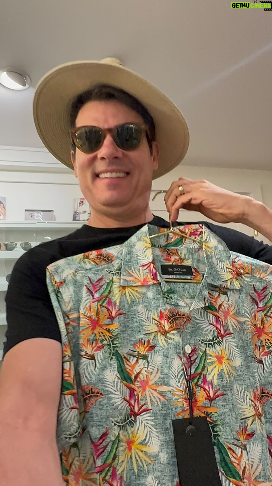 Celso Portiolli Instagram - Viajei no trem recém inaugurado de Miami para Orlando. Veja se vale a pena. Fui e voltei no mesmo dia consegui aproveitar e me divertir em 2 parques.