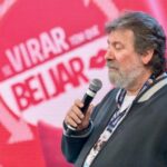 Celso Portiolli Instagram - Hoje dizemos um adeus cheio de saudade ao nosso querido Magrão, o Roberto Manzoni. Diretor de tantos programas que amamos no SBT, ele sabia como ninguém dar vida a um programa de auditório. Seu trabalho tocou tantas vidas, e sua ausência será sentida em nossos corações. Nossos pensamentos estão com a família e amigos do nosso grande diretor Magrão neste momento difícil. Vamos sempre lembrar dele com carinho e gratidão por todos os momentos felizes que nos proporcionou. Obrigado Magrão 😭🙏
