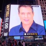 Celso Portiolli Instagram - Apareci na Times Square em Nova Iorque. Vem aí uma novidade incrível para você!!! Adivinha o que é? @usehaag