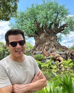 Celso Portiolli Instagram - Desfrutando de um tempo de descanso neste pedaço encantado do mundo pelo qual sou completamente apaixonado! Thanks @disneyworld.brasil @waltdisneyworld!