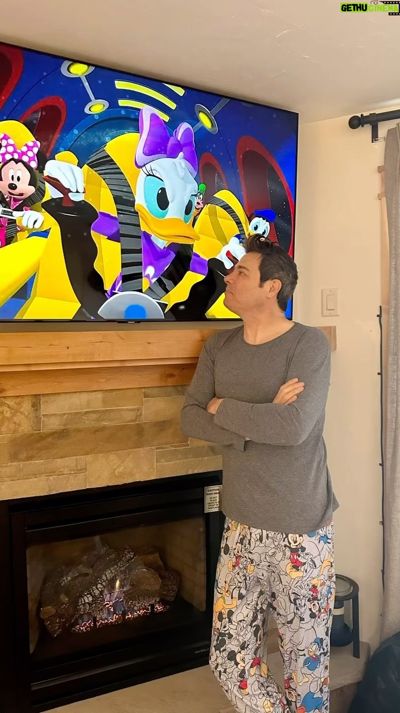 Celso Portiolli Instagram - Pijaminha de férias ☺️ Qual seu personagem favorito?