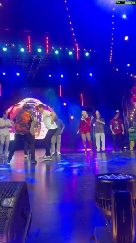 Celso Portiolli Instagram - Pagar mico é com a gente, né @oratinho - o rei da dança do Peru. 😂😂😂