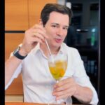 Celso Portiolli Instagram - Sextou com uma receita simples para quem quer brindar com a família! Para esse brinde com @cereserautentica você vai precisar de 3 itens: 1 Cereser Ice, gelo e frutas da sua preferência. A Cereser Ice é a bebida ideal para quem quer se refrescar dias quentes com drinks e combinações perfeitas, por ter um teor alcoólico maior, saboreie esta bebida com gelo e frutas da sua escolha! #Cereser #CereserAutentica #AutenticaDoBrasil #Publi