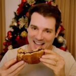 Celso Portiolli Instagram - A ChocoFriday da @CacauShow já chegou com ofertas irresistíveis em todas as lojas até 27/11! Olha só: Panettones Trufados Mezzo ou Brigadeiro com R$20 reais de desconto. Panettone Clássico Trufado com R$15 reais de desconto. Compre 5 e leve 10 trufas de 12,5g. 10% a 30% de desconto em toda linha de presentes (consulte estoque e disponibilidade). Corra para garantir! 🍫♥️