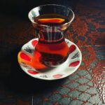 Cem Yılmaz Instagram - Şahin tepesi çay evi #tesekkürler 2bardak içtik bedava çok sagolun #şahintepesi #Çayamkartıkçayıdakendinalya #barter #instagramsinyalciliğibitsin.