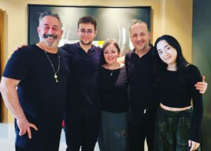 Cem Yılmaz Instagram - Blackmagic Family ❤️