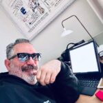 Cem Yılmaz Instagram - Erşan Kuneri Episode 4 hatırası.👨🏼‍🦳🌹 Chat Gtp 4 : Write a Erşan Kuneri episode and enter ! Laps 💫 Print and devam :)))