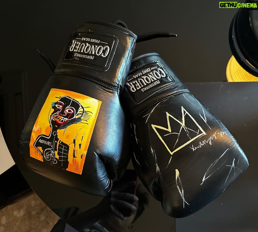 Cem Yılmaz Instagram - Sanat V Kötek @ringspormalzemeleri bu güzel hediyeniz için teşekkür ederim @evokicks kardeşimin eline sağlık