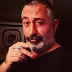 Cem Yılmaz Instagram – Sıradışı yakışıklılıkta markayız 🌹 breh