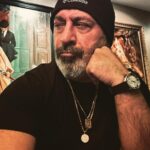 Cem Yılmaz Instagram – Ben çıkıyorum emali ! Şebekemden kork 💫