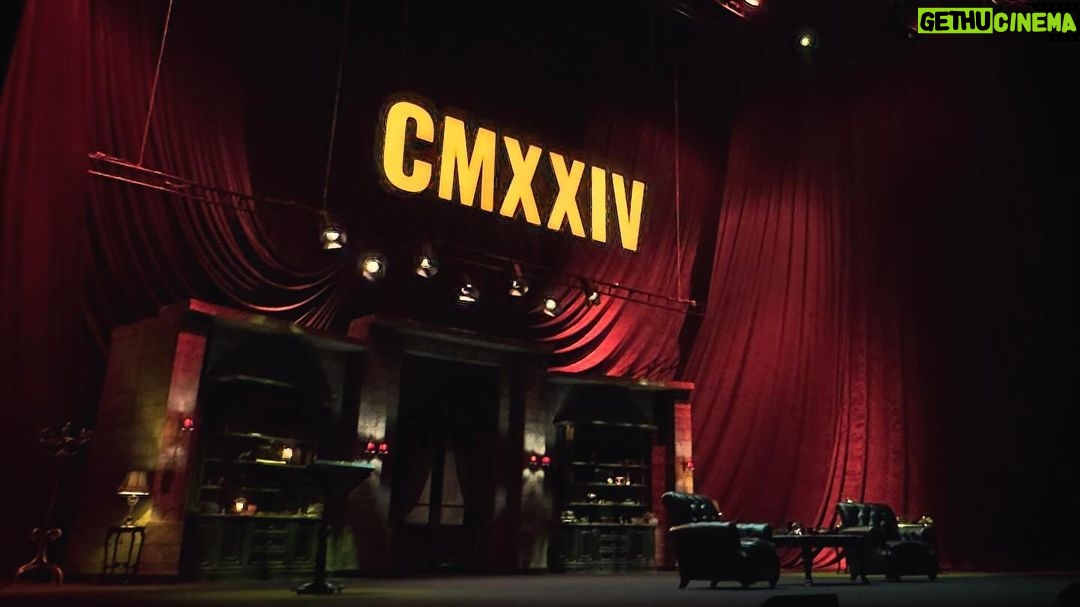 Cem Yılmaz Instagram - #cmxxıv @nurcihantuncer @settarars @nuhtemiz @bartusolak @metalguz @fotooyusuf @merveozdemirkaraca @sefakaraaca @salihparilti55 @b.plani_dekor @hakanbal1986 Zorlu Performans Sanatları Merkezi
