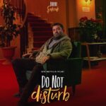 Cem Yılmaz Instagram - Sadece bir gecede herşeyi çözemeyiz…Do Not Disturb 🚀 En sevdiğim filmlerden :)))