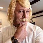 Cem Yılmaz Instagram - 👨🏼‍🦳✌🏻
