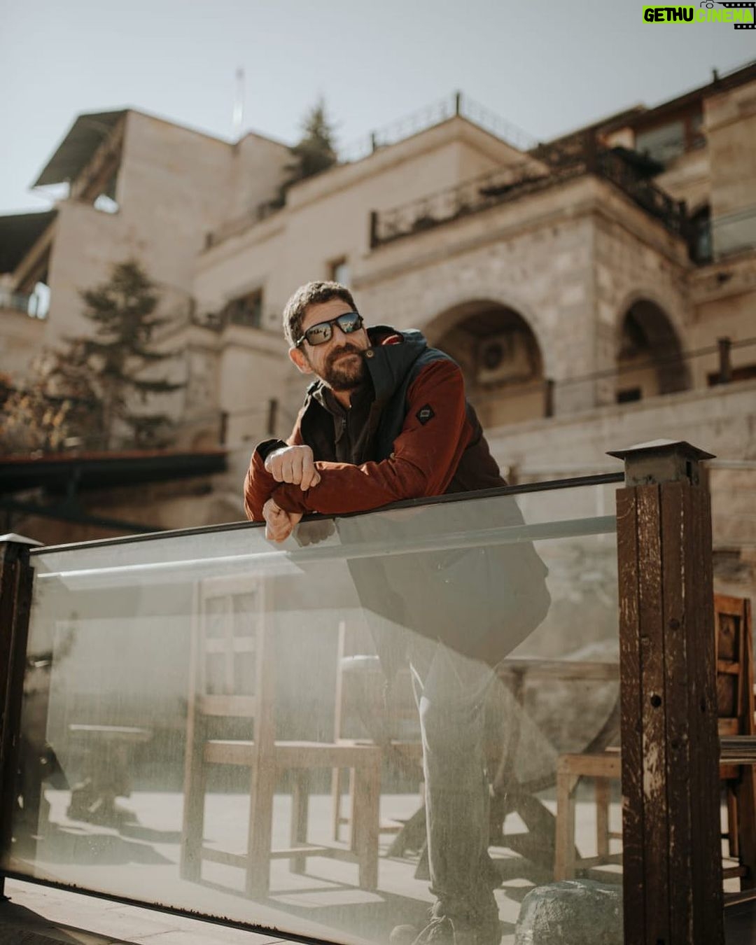 Cemal Hünal - 5.9K Likes - @photographer_of_cappadocia @ridvangogus @ccrhotelsspa ♥️🔆 Kapadokya efsumlu Kapadokya! CCR Hotel e misafirperverlikleri için çok teşekkür ederim🙏♥️🔆🦎