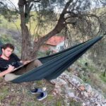 Cemrehan Karakaş Instagram - Soldan sağa : allah diyerek uzerime atlayan sandalye yuzunden cizemeyisim,kamışı dönderemeyişim,istediğim hareketi yapamayışım