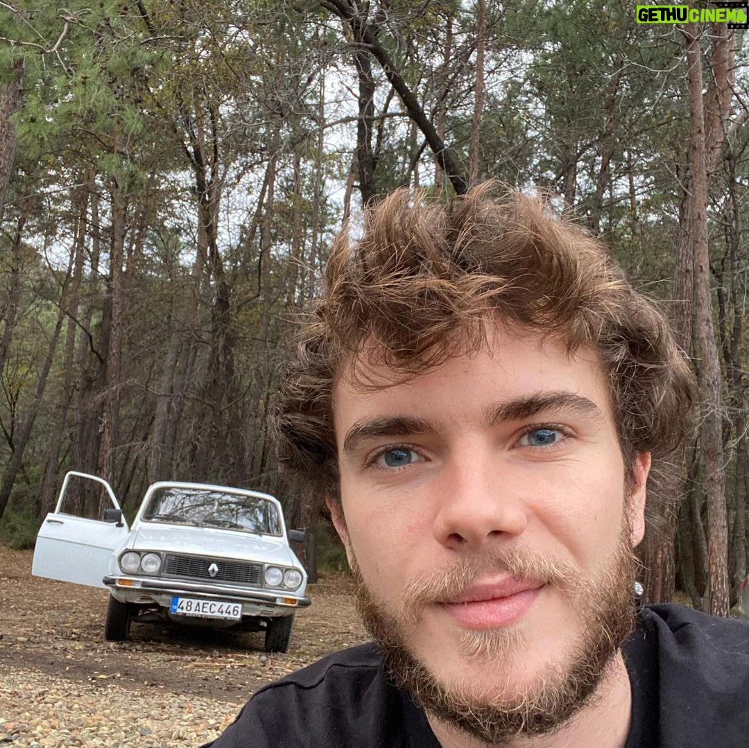 Cemrehan Karakaş - 21.1K Likes - Cemre yola düştü 🏕⛰🌲